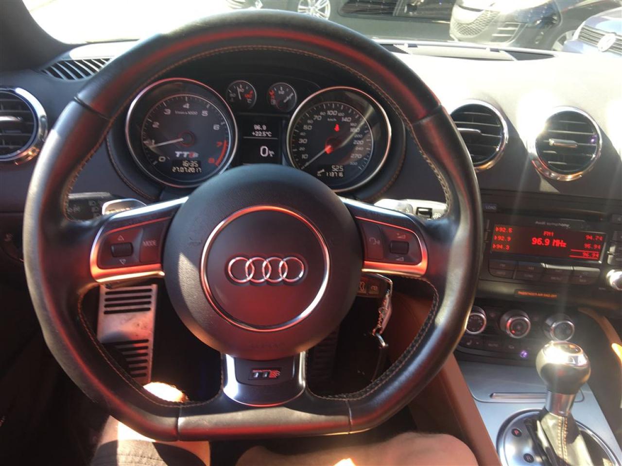 657083