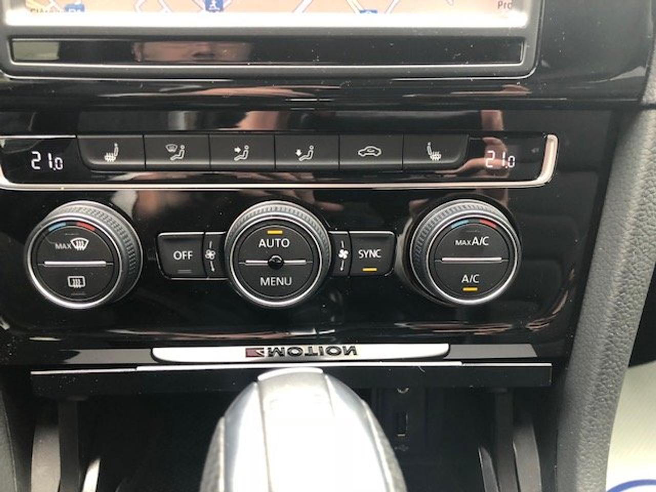 657188.11527884