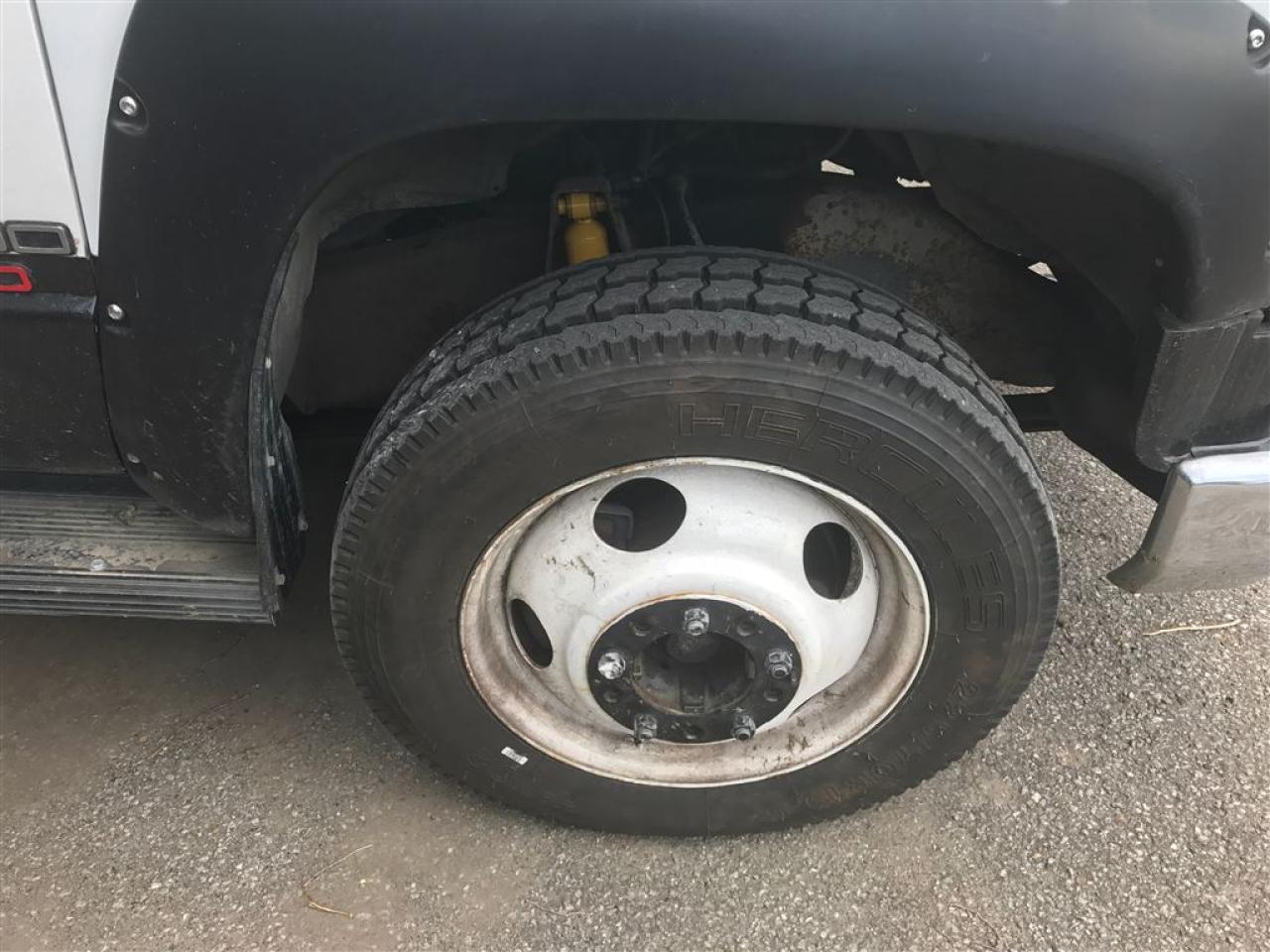 657307