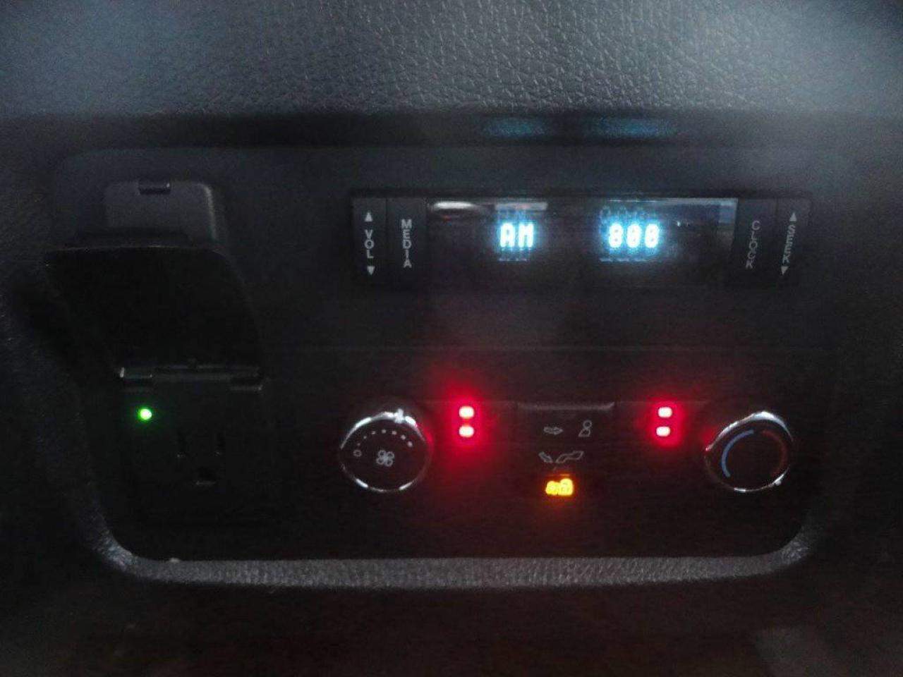657313