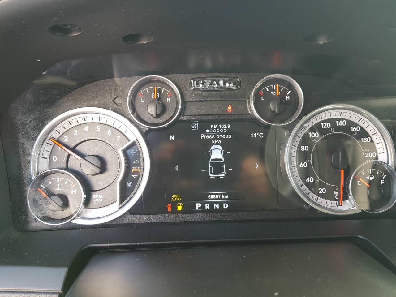 657333