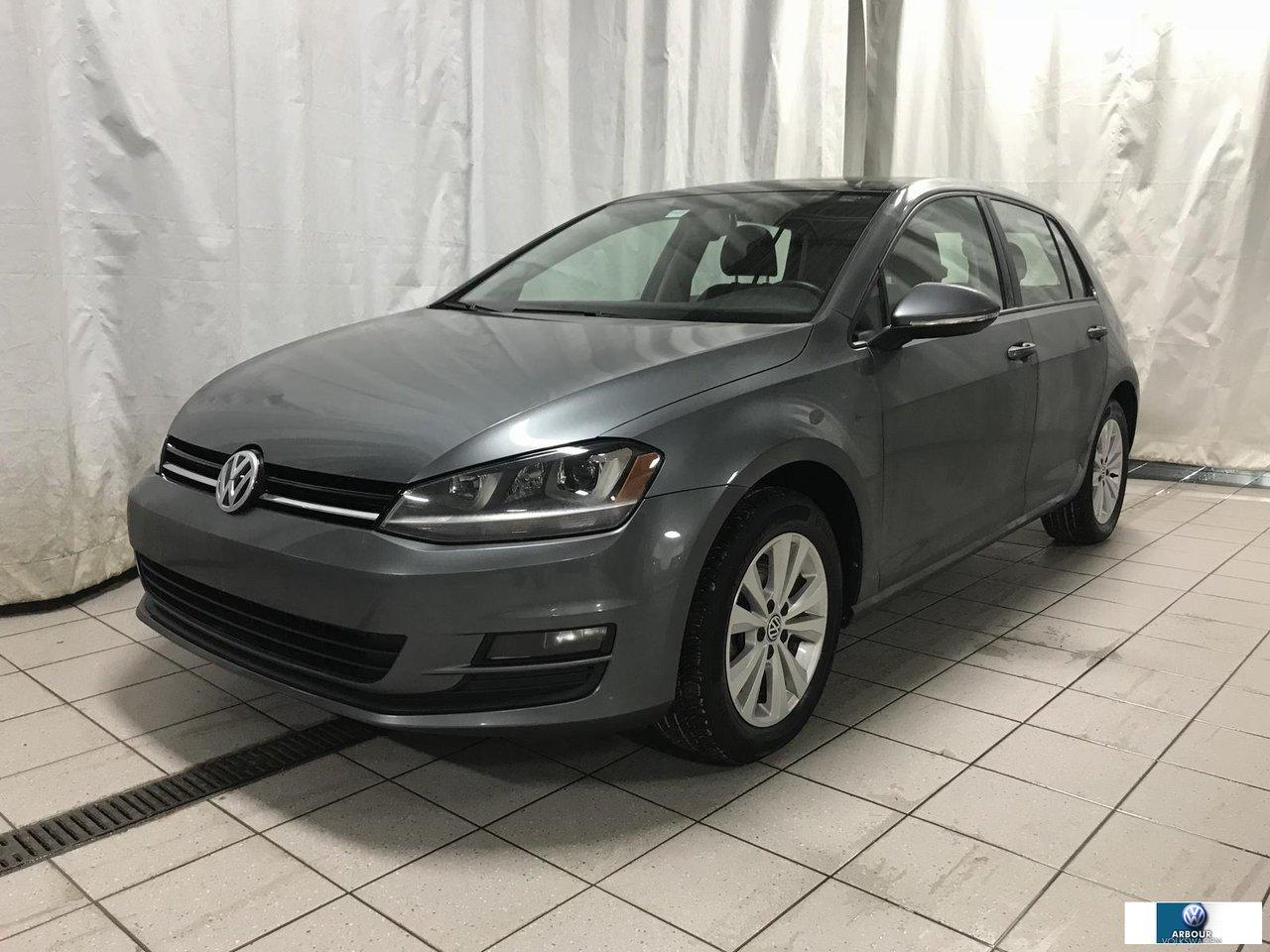 Used 2015 Volkswagen Golf 1.8t + Toit + Gps for sale in Laval, QC