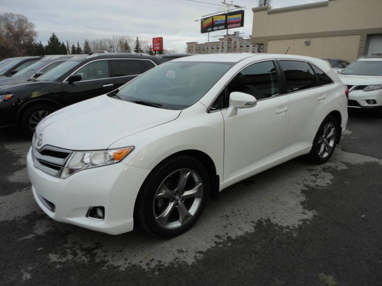 Used 2016 Toyota Venza AWD-V6-Camera-BT-Cruise a vendre for sale in Laval, QC
