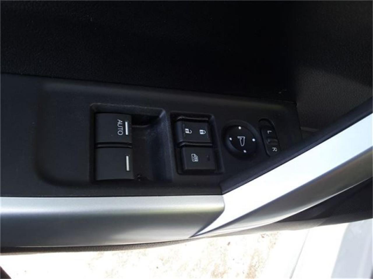 657351