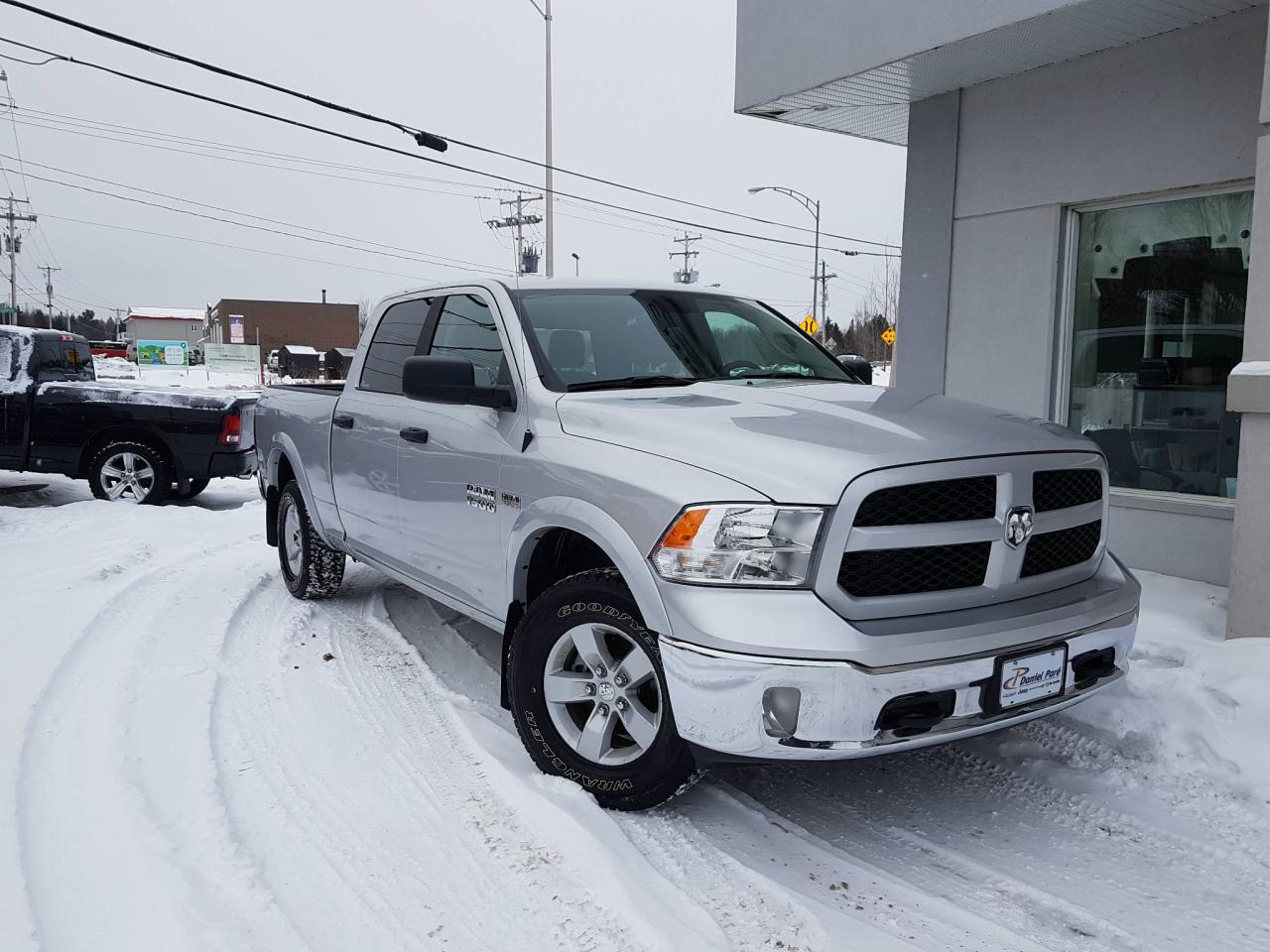 Used 2017 Ram 1500 RAM CREW CAB BOITE 6.4 OUTDOORSMAN for sale in St-Malachie, QC