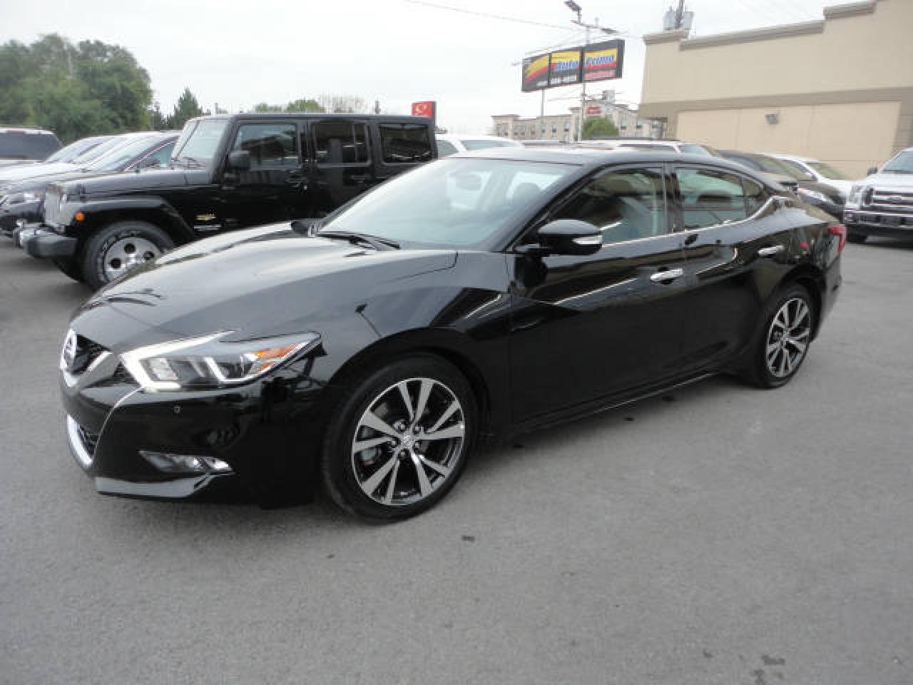 Used 2017 Nissan Maxima SL-Navi-Cuir-ToitPano-DemDist a vendre for sale in Laval, QC