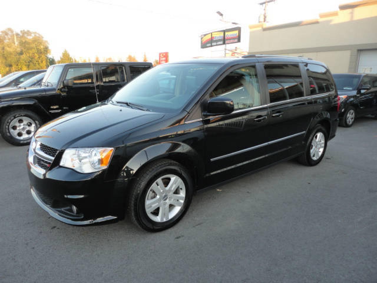 Used 2016 Dodge Grand Caravan Crew-StowNGo-7Pass-AC-GrElec-Mags a vend for sale in Laval, QC