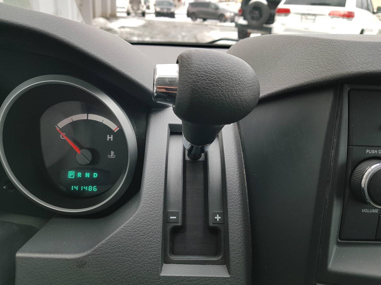 657370