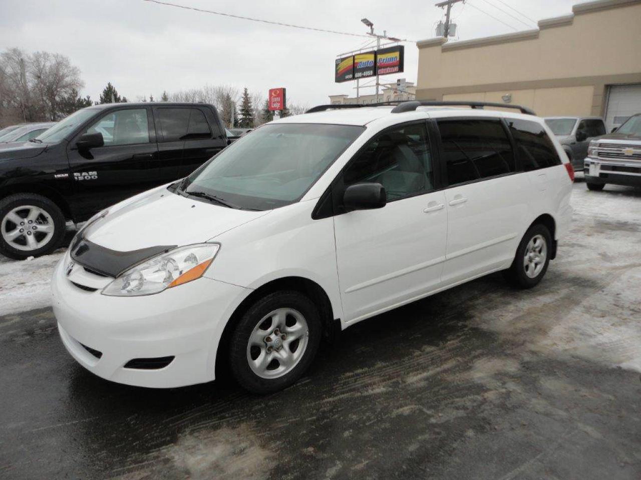 Used 2008 Toyota Sienna LE-7Pass-AC-DemDist-Cruise a vendre for sale in Laval, QC