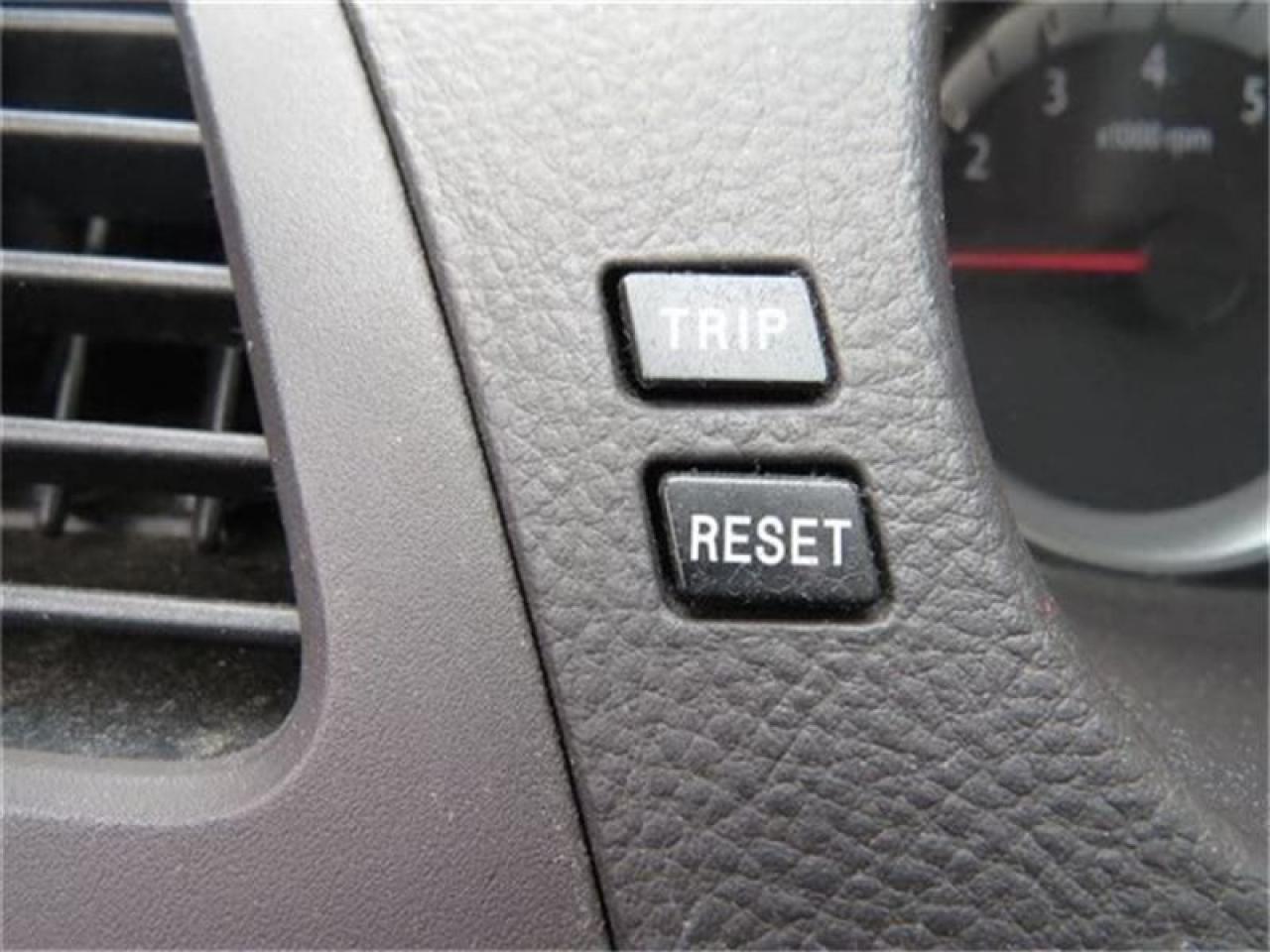 657381
