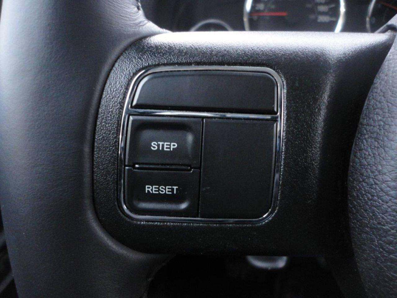 657383