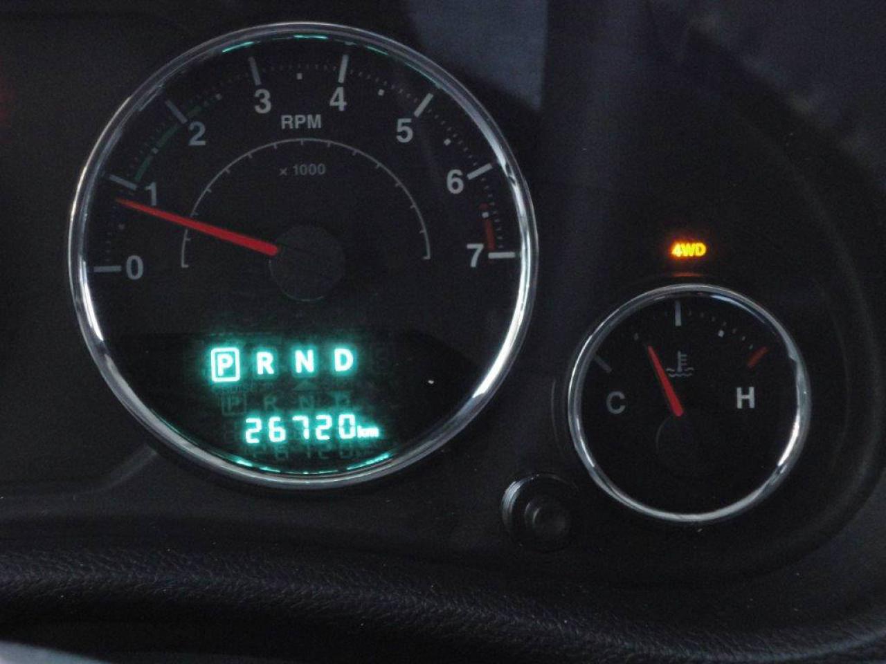 657383