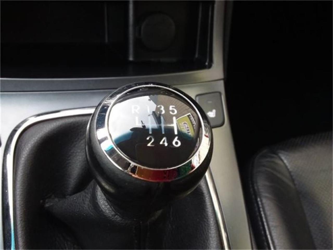 657394