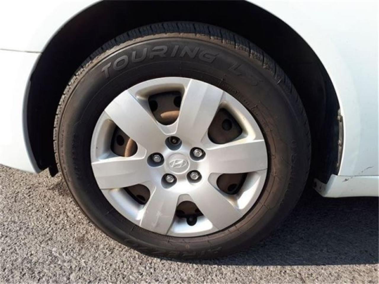 657400