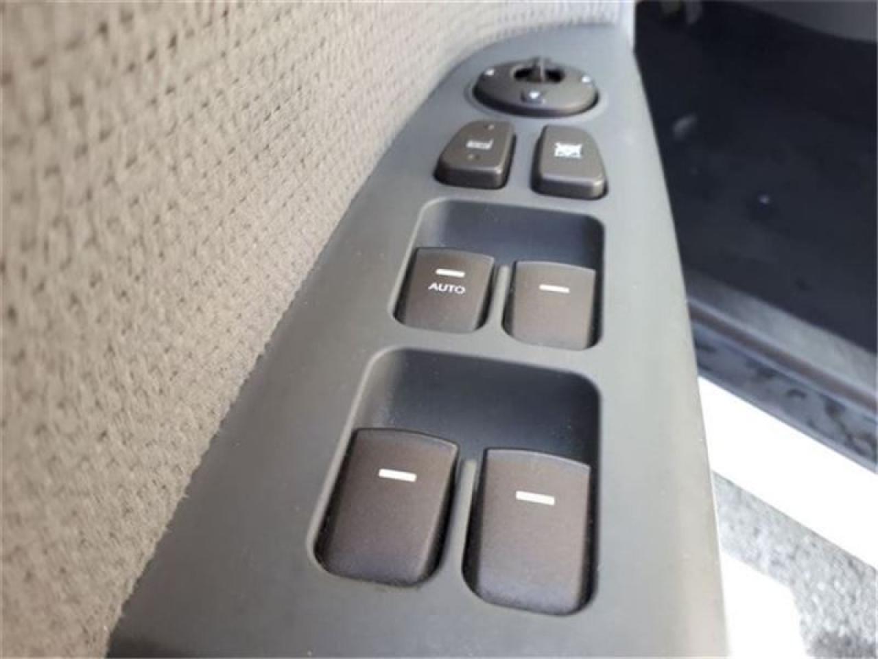 657400