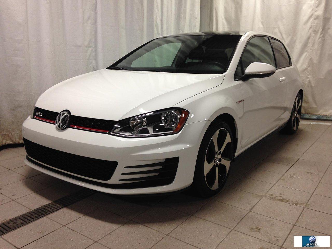 Used 2015 Volkswagen Golf GTI Toit Pano + Mag 18 for sale in Laval, QC