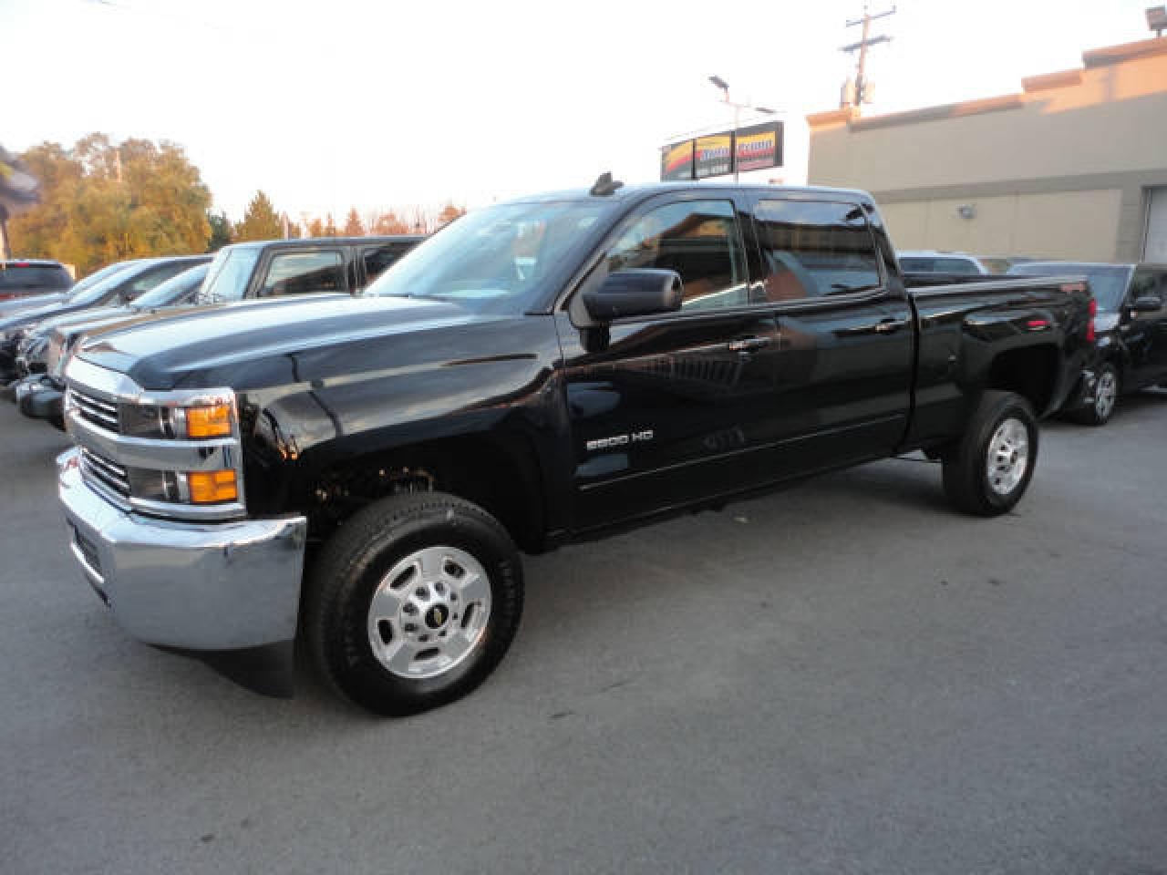 Used 2017 Chevrolet Silverado 2500 4X4-Crew-Boite167po-Navi-6.0V8 a vendre for sale in Laval, QC