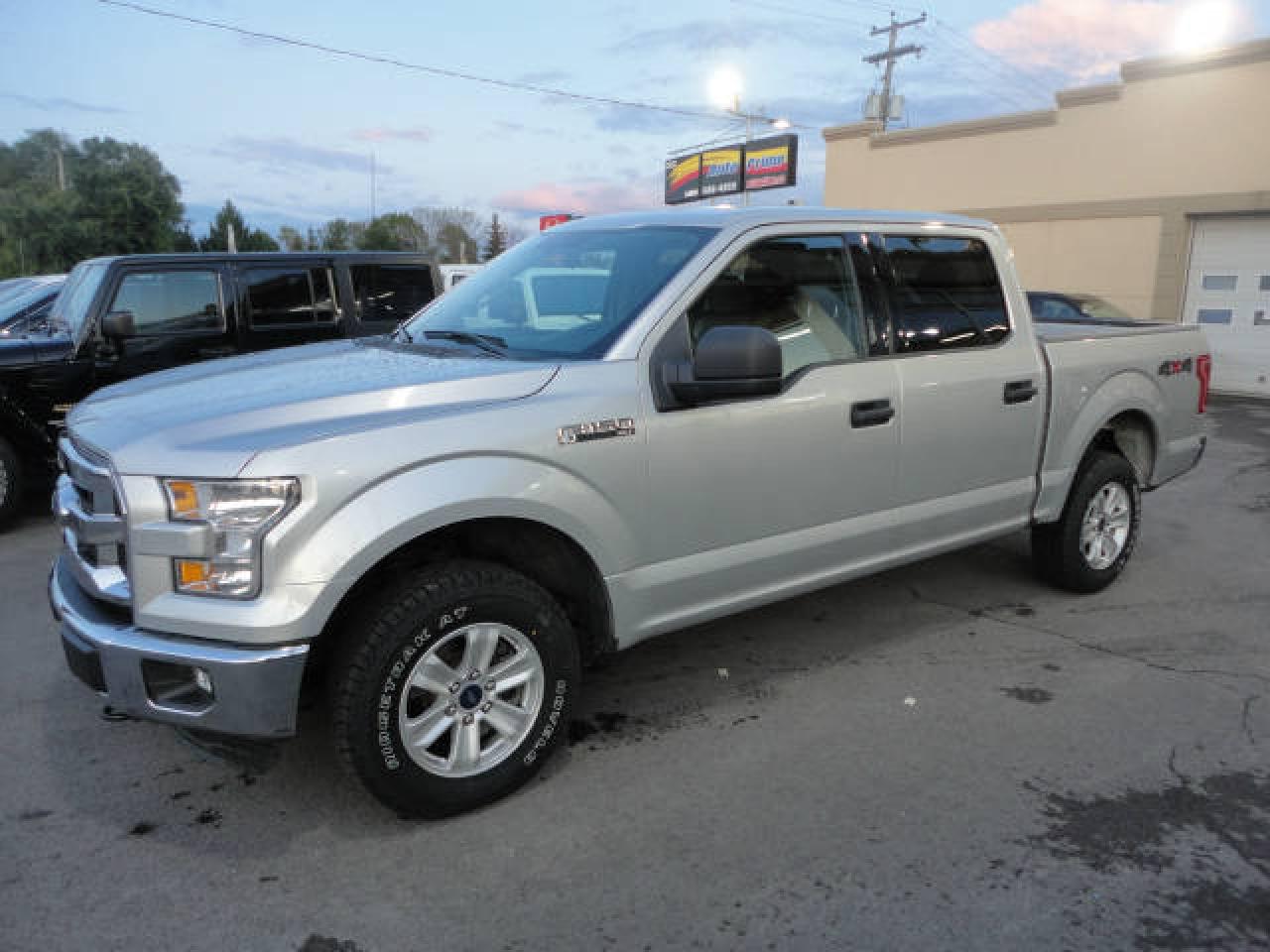 Used 2015 Ford F-150 SuperCrew-XLT-5.0V8-4X4-Camera a vendre for sale in Laval, QC