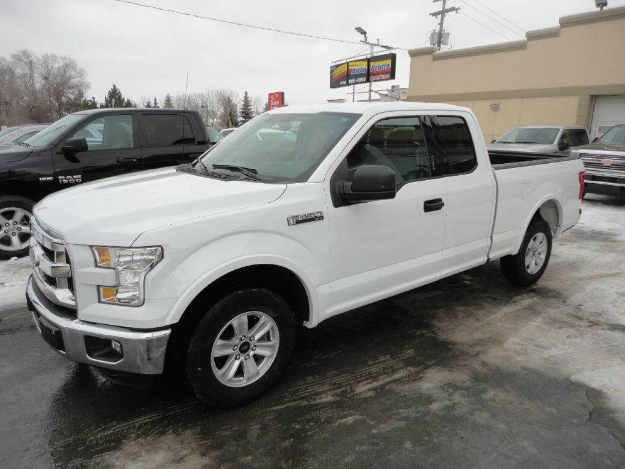 Used 2015 Ford F-150 SuperCab-XLT-3.5LV6-TowHitch a vendre for sale in Laval, QC