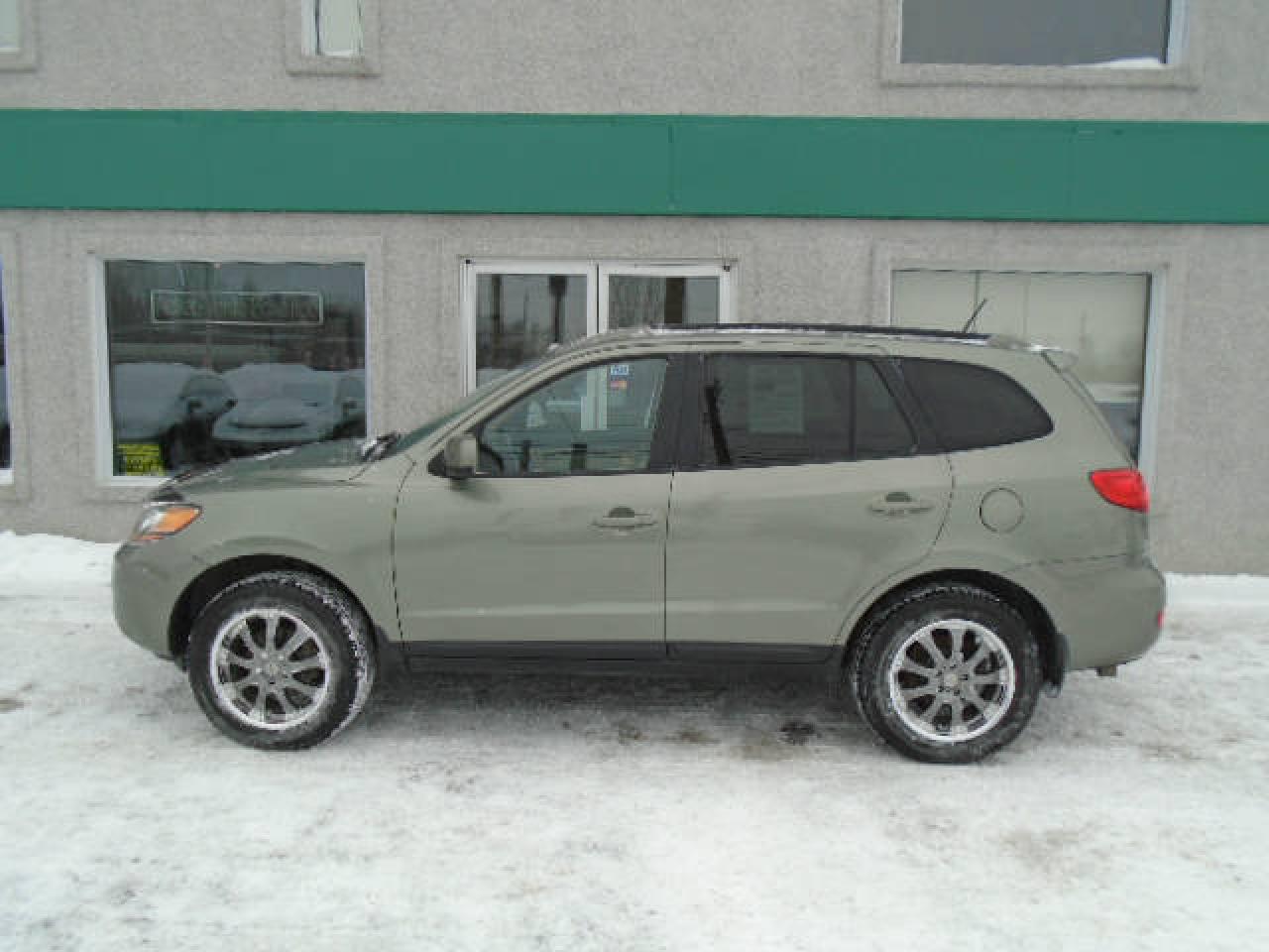Used 2009 Hyundai Santa Fe GL automatique de 3,3 L 4 portes à tract for sale in St-Jérôme, QC