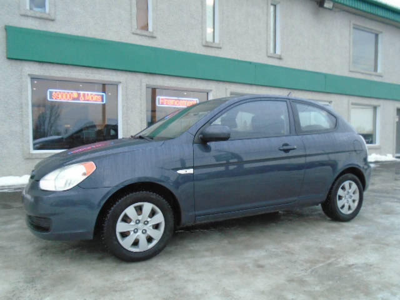 Used 2010 Hyundai Accent Hayon 3 portes, boîte manuelle, L for sale in St-Jérôme, QC