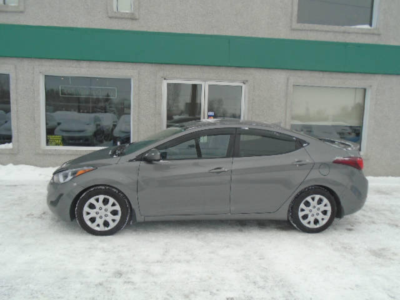 Used 2014 Hyundai Elantra Berline 4 portes, boîte manuelle, L for sale in St-Jérôme, QC