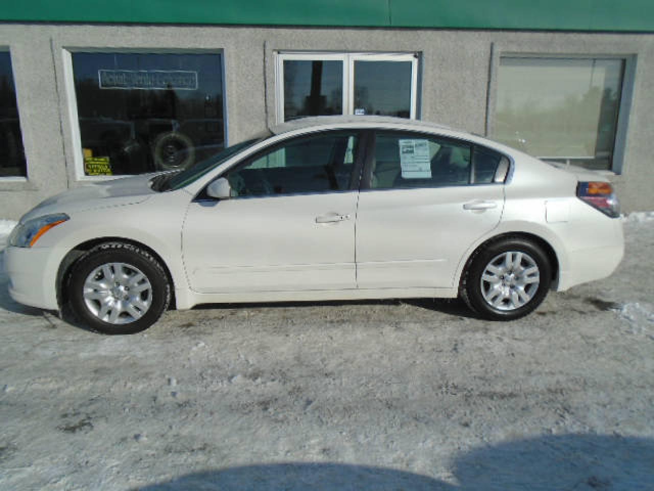 Used 2011 Nissan Altima Berline 4 portes I4, boîte manuelle, 2,5 for sale in St-Jérôme, QC