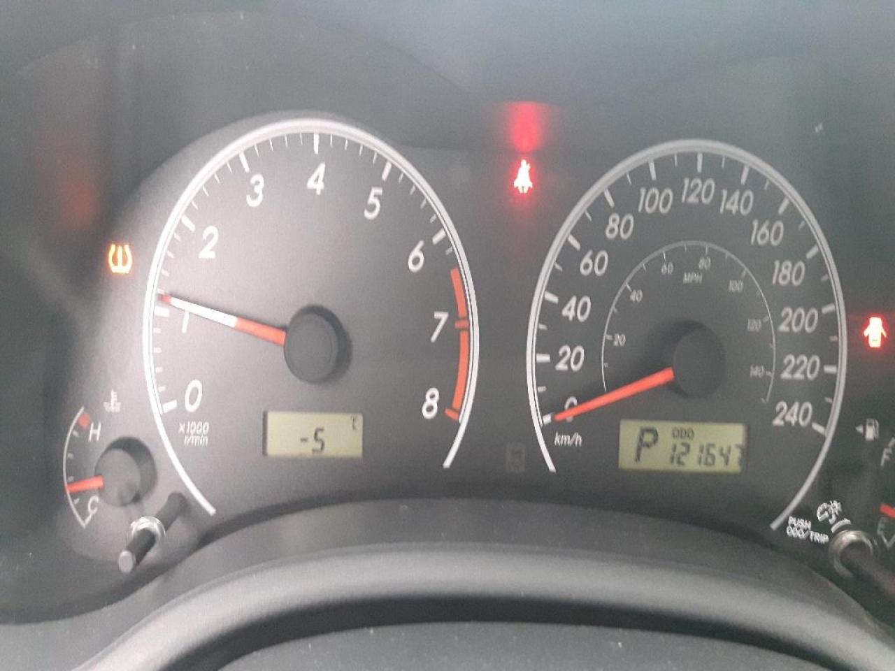 657557