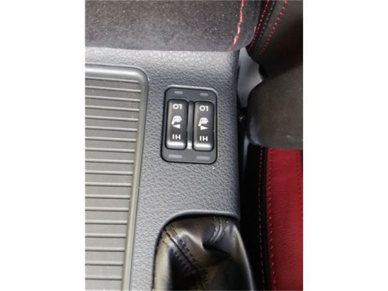 657597