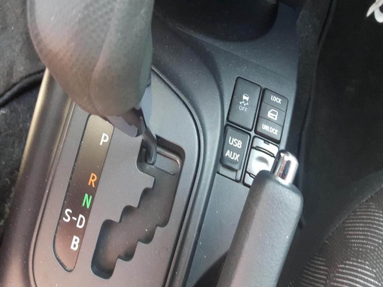 657598