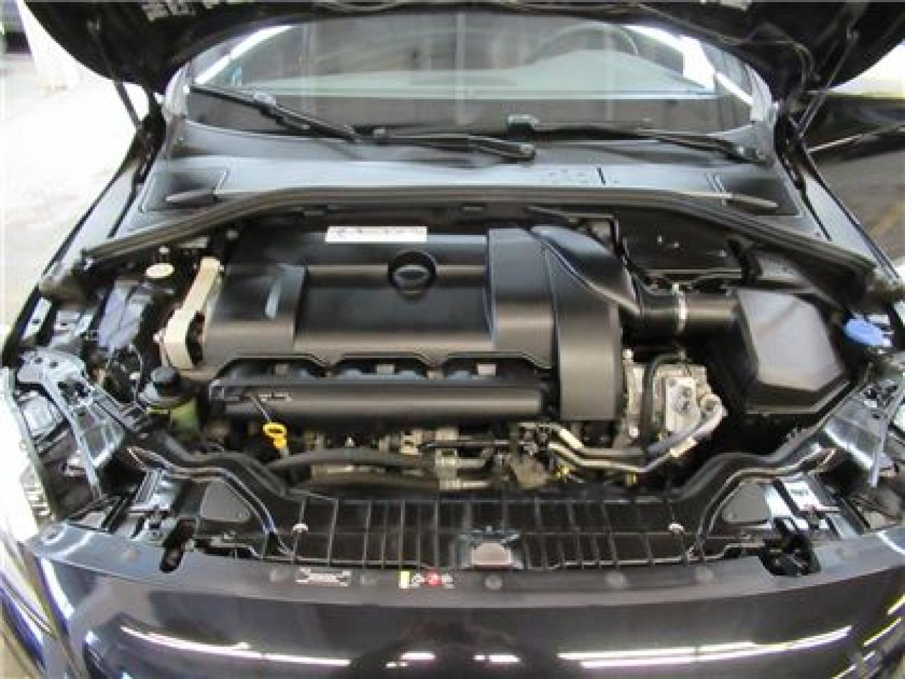 657637