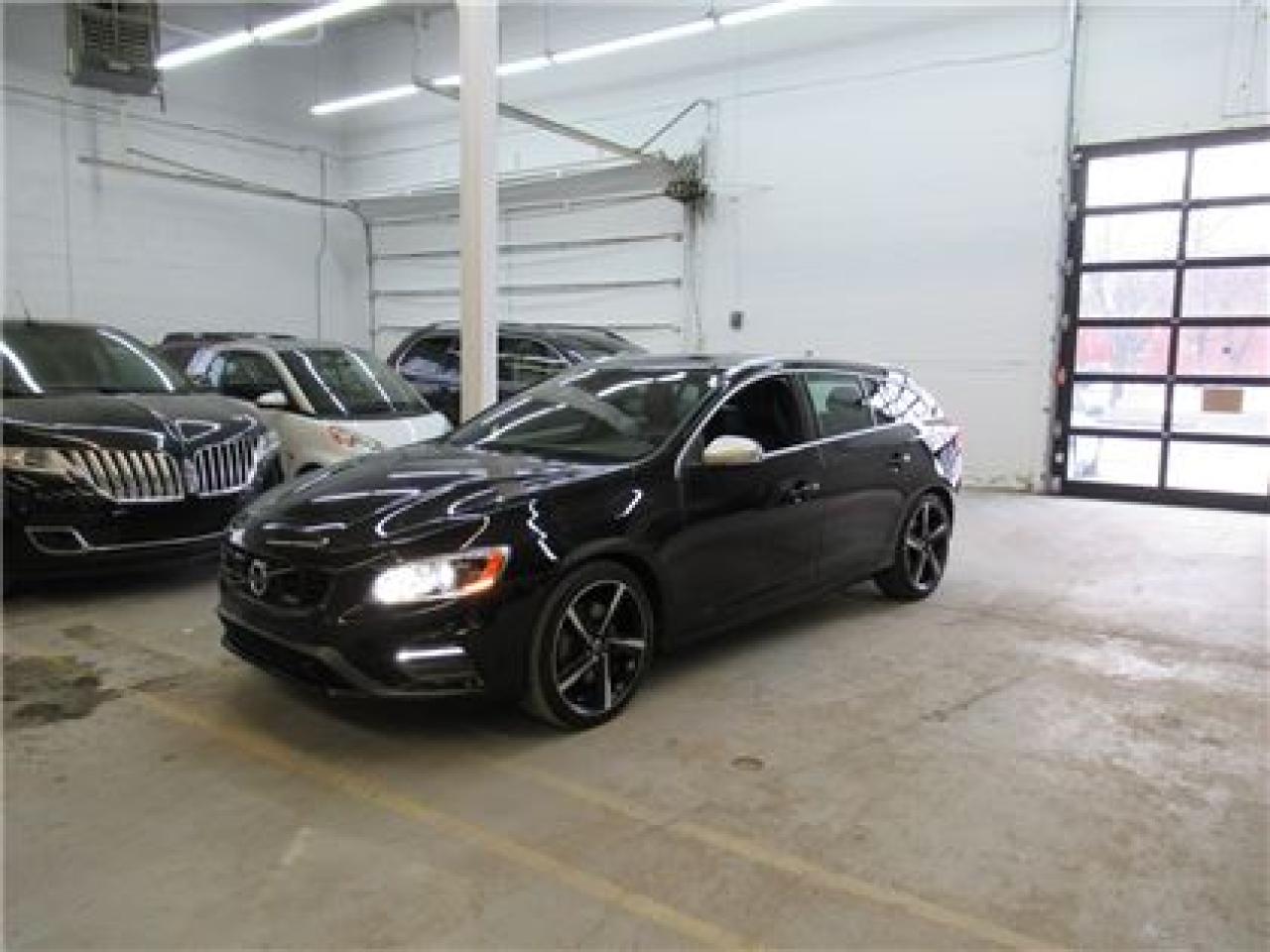 Used 2015 Volvo V60 T6 R-Design Platinum for sale in Montréal, QC