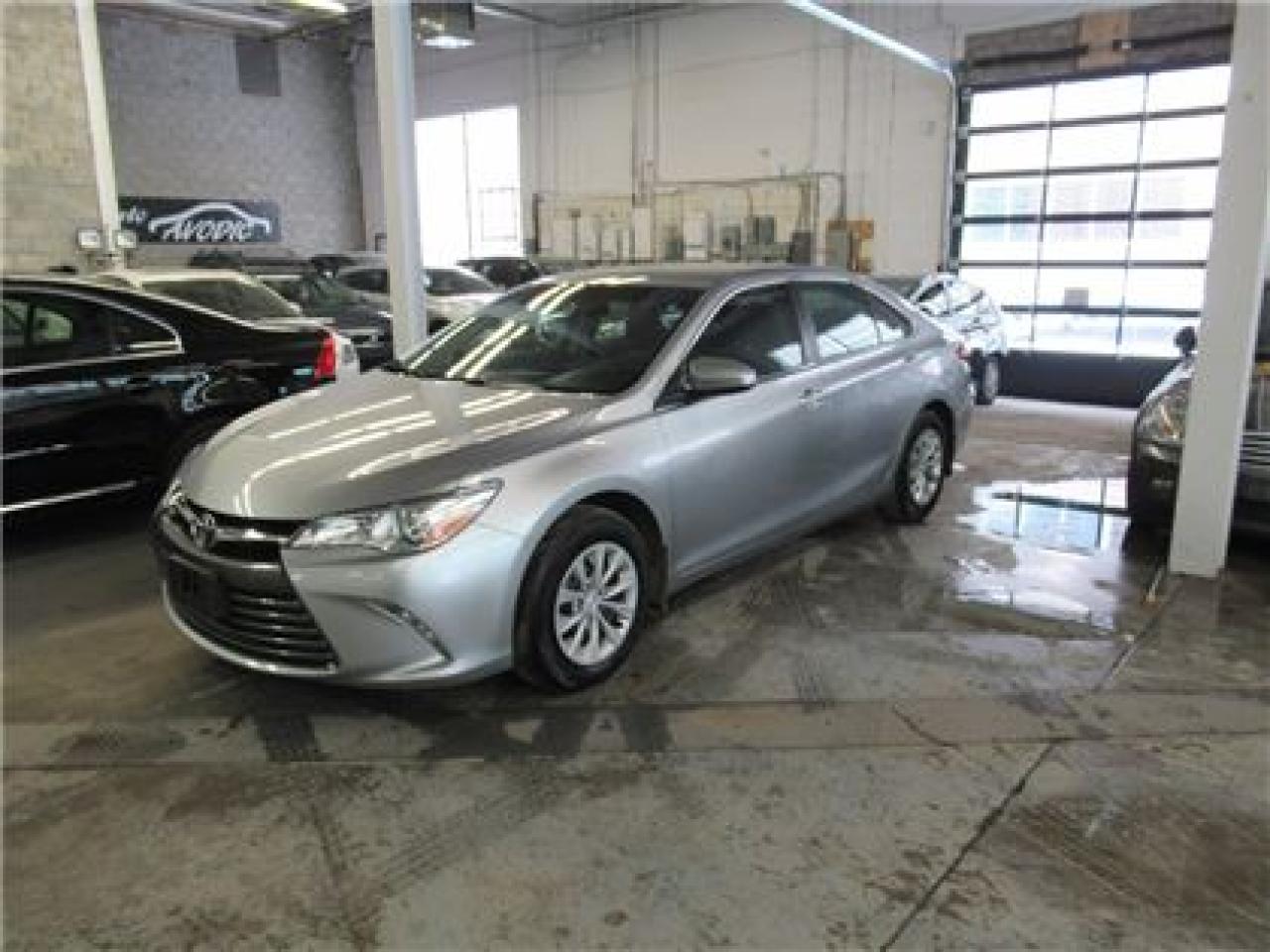 Used 2016 Toyota Camry LE for sale in Montréal, QC