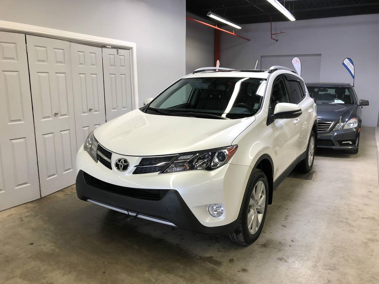 <a href=https://www.afocus.ca/occasion/Toyota-RAV4-2015.html>https://www.afocus.ca/occasion/Toyota-RAV4-2015.html</a>

2015 TOYOTA RAV4 4WD LIMITED  A VENDRE CHEZ AUTO FOCUS INTERNATIONAL A MONTRÉAL - 4WD - NAVIGATION  - TOIT OUVRANT - INTÉRIEUR EN CUIR - CAMÉRA DE RECUL - AUTOMATIQUE - AIR CLIMATISÉ - GROUPES ÉLÈCTRIQUES - RÉGULATEUR DE VITESSE - JANTES EN ALUMINIUM - BAS MILLAGE 43000KM - BALANCE DE GARANTIE TOYOTA - COULEUR PERLE SUR NOIR - VÉHICULE TRÈS PROPRE.

TOUTE ÉQUIPÉE- EN EXCELLENTE CONDITION JAMAIS ACCIDENTÉE CARPROOF DISPONIBLE SUR PLACE.

TAUX CERTIFIÉ A PARTIR DE 4.99%! TOUS NOS VÉHICULES SONT INSPECTÉES ET GARANTIES!!

POUR PLUS DINFO VEUILLEZ NOUS CONTACTER AU 514-819-9281, OU VISITER NOTRE SITE WEB AU WWW.AFOCUS.CA

FINANCEMENT 1ER, 2EME, ET 3EME CHANCE AU CRÉDIT DISPONIBLE SUR PLACE
 
GARANTIE PROLONGÉE DISPONIBLE DE 6 A 60 MOIS AVEC AUSSI OPTIONS ACCESSOIRES. 10 A 20% DE RABAIS SUR LES PLANS DE GARANTIE PROLONGÉE.