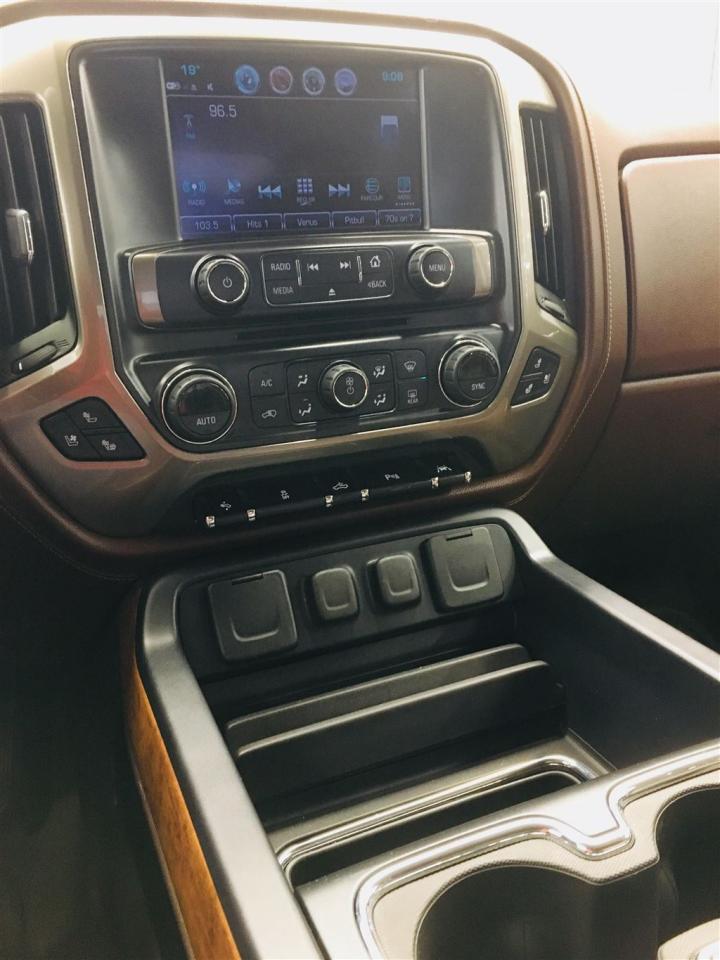 657700