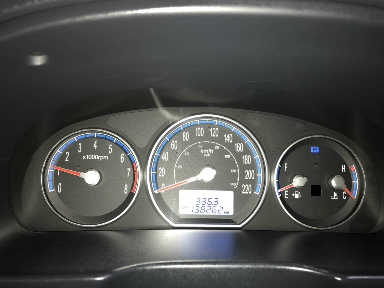 657702