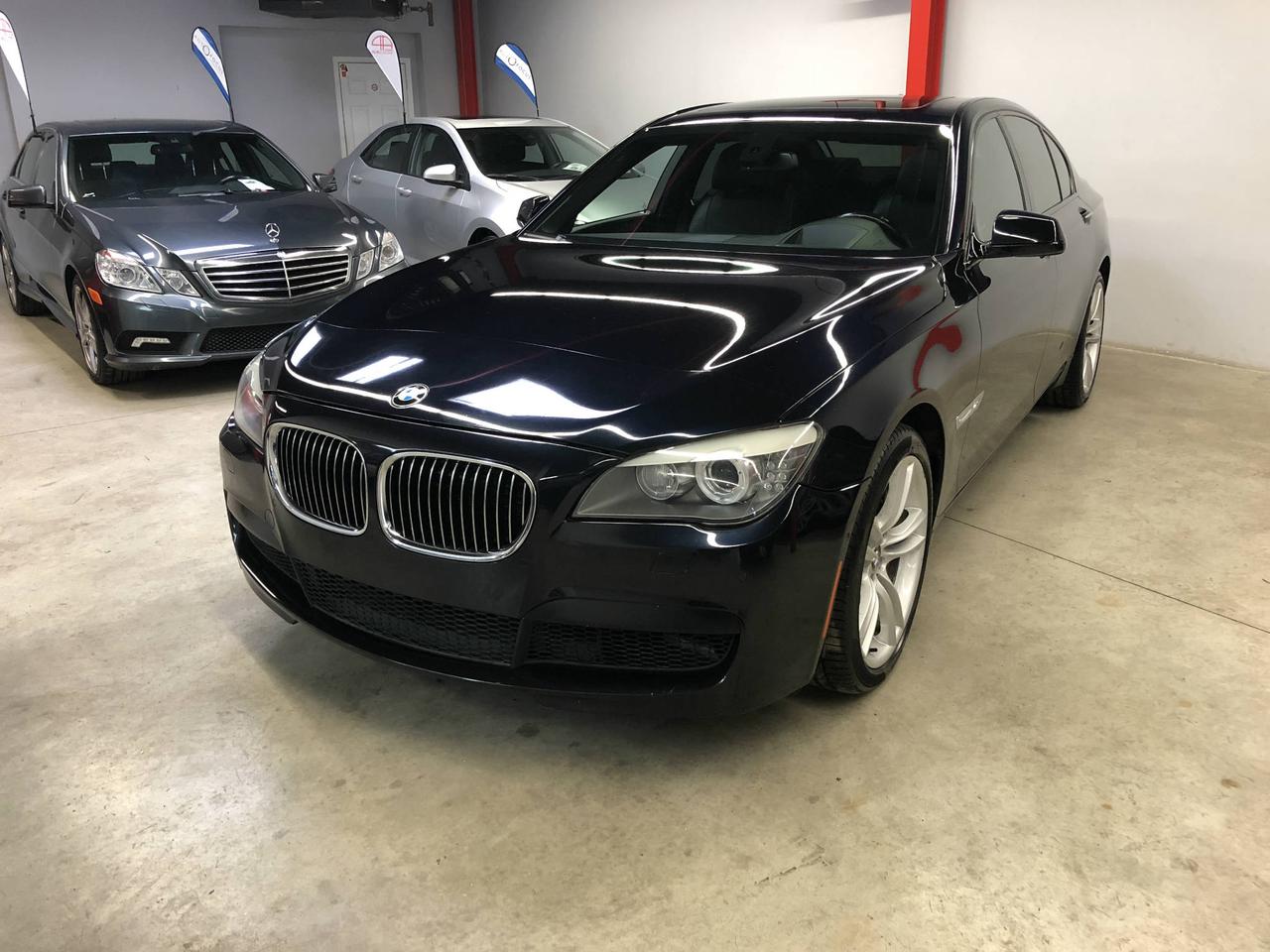 <a href=https://www.afocus.ca/occasion/BMW-7_Series-2010.html>https://www.afocus.ca/occasion/BMW-7_Series-2010.html</a>

2010 BMW 750I XDRIVE A VENDRE CHEZ AUTO FOCUS INTERNATIONAL A MONTRÉAL - M PACKAGE - NAVIGATION  - TOIT OUVRANT - INTÉRIEUR EN CUIR - CAMÉRA DE RECUL - AUTOMATIQUE - AIR CLIMATISÉ - GROUPES ÉLÈCTRIQUES - RÉGULATEUR DE VITESSE - JANTES EN ALUMINIUM - BAS MILLAGE 98000KM  - VÉHICULE TRÈS PROPRE.

TOUTE ÉQUIPÉE- EN EXCELLENTE CONDITION JAMAIS ACCIDENTÉE CARPROOF DISPONIBLE SUR PLACE.

TAUX CERTIFIÉ A PARTIR DE 4.99%! TOUS NOS VÉHICULES SONT INSPECTÉES ET GARANTIES!!

POUR PLUS DINFO VEUILLEZ NOUS CONTACTER AU 514-819-9281, OU VISITER NOTRE SITE WEB AU WWW.AFOCUS.CA

FINANCEMENT 1ER, 2EME, ET 3EME CHANCE AU CRÉDIT DISPONIBLE SUR PLACE
 
GARANTIE PROLONGÉE DISPONIBLE DE 6 A 60 MOIS AVEC AUSSI OPTIONS ACCESSOIRES. 10 A 20% DE RABAIS SUR LES PLANS DE GARANTIE PROLONGÉE.