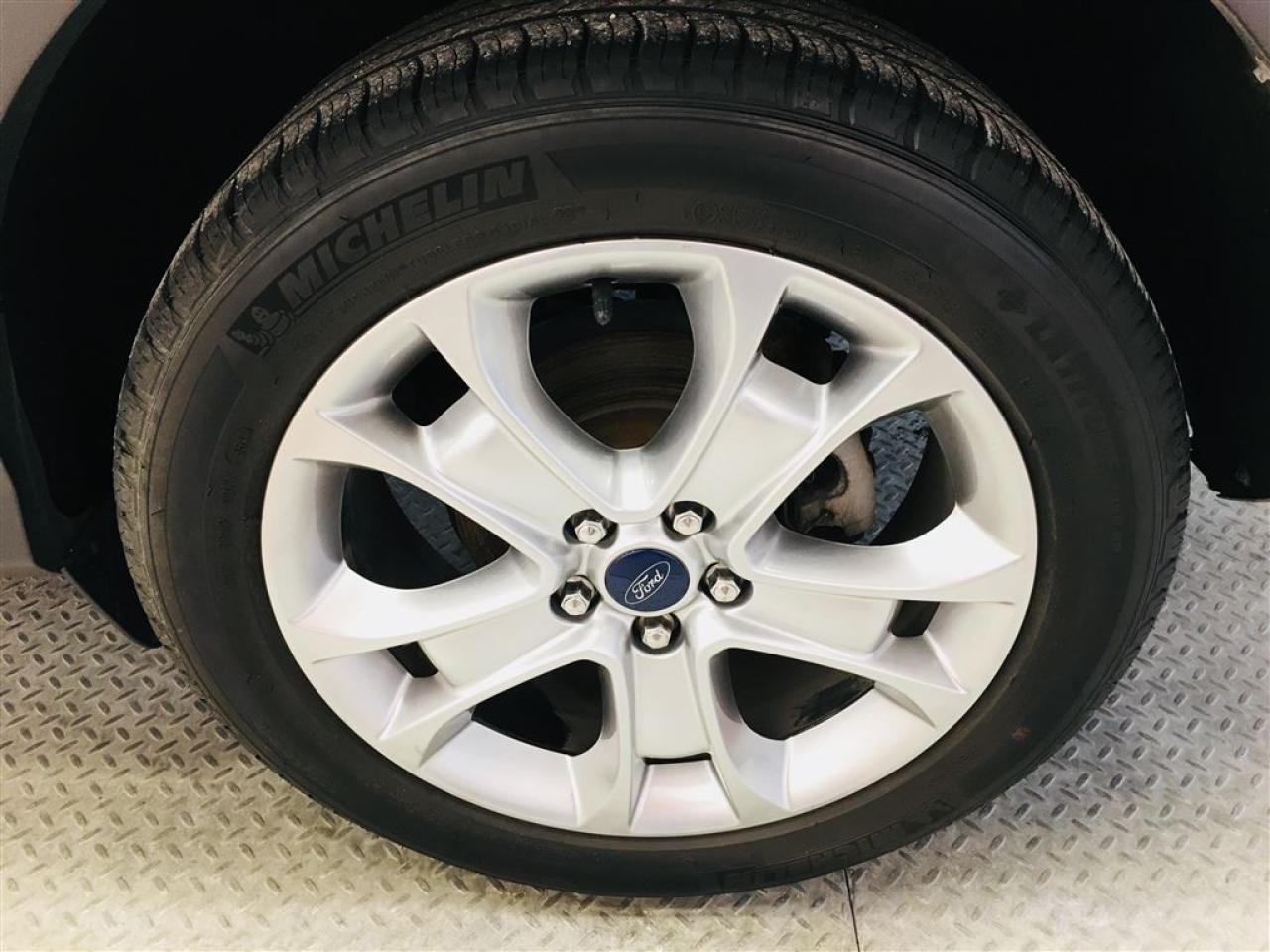 657723