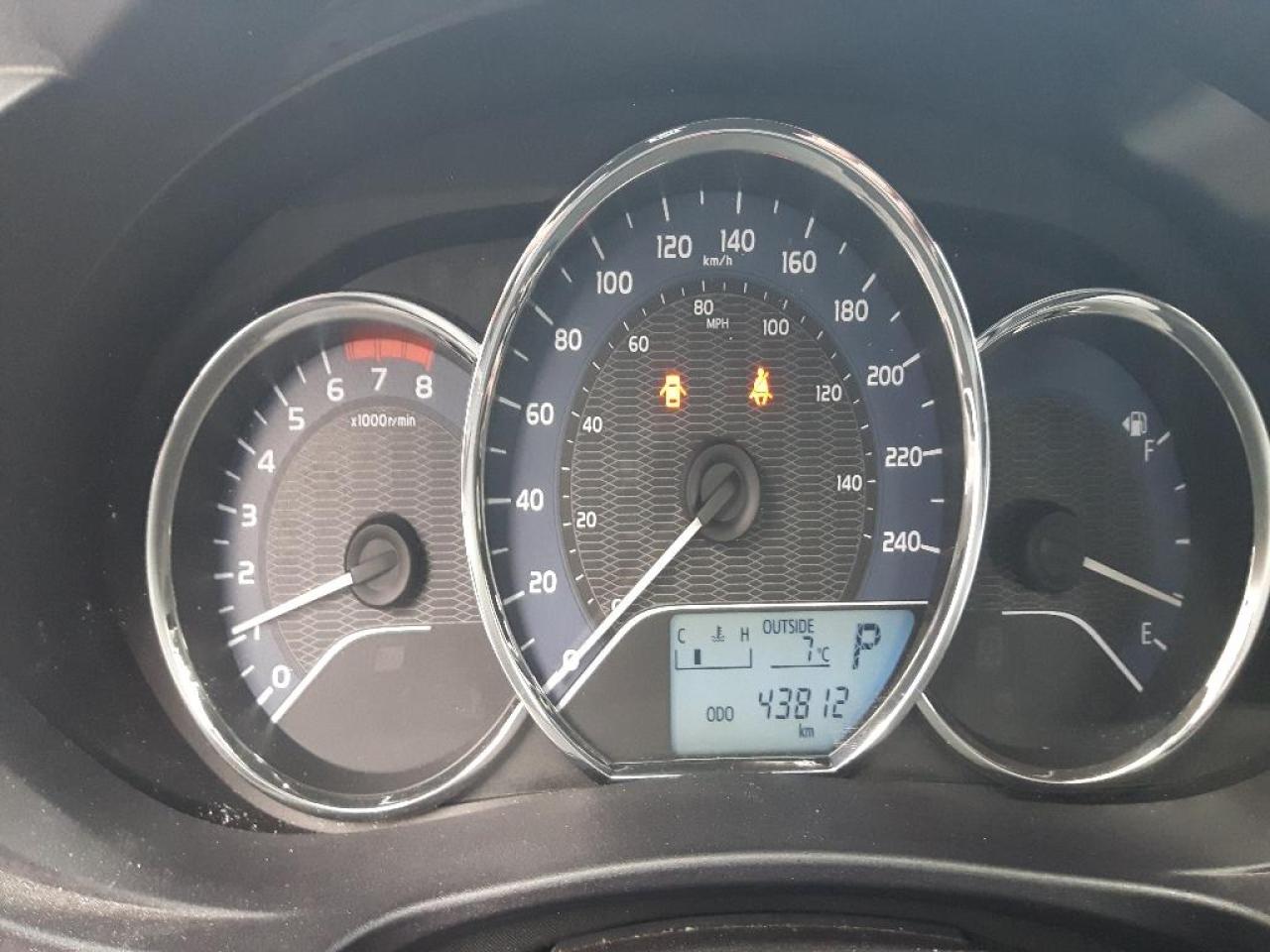 657734