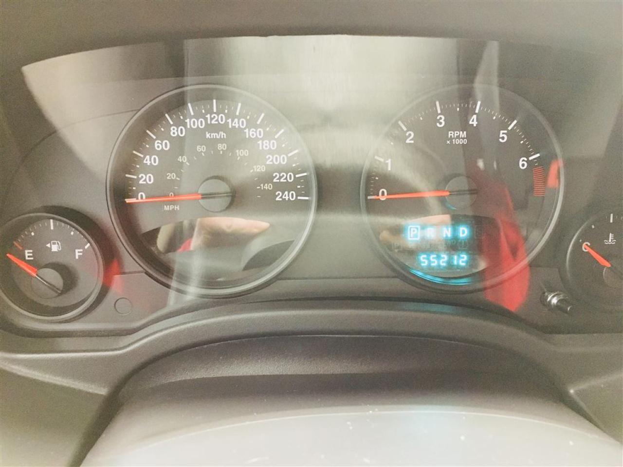 657739