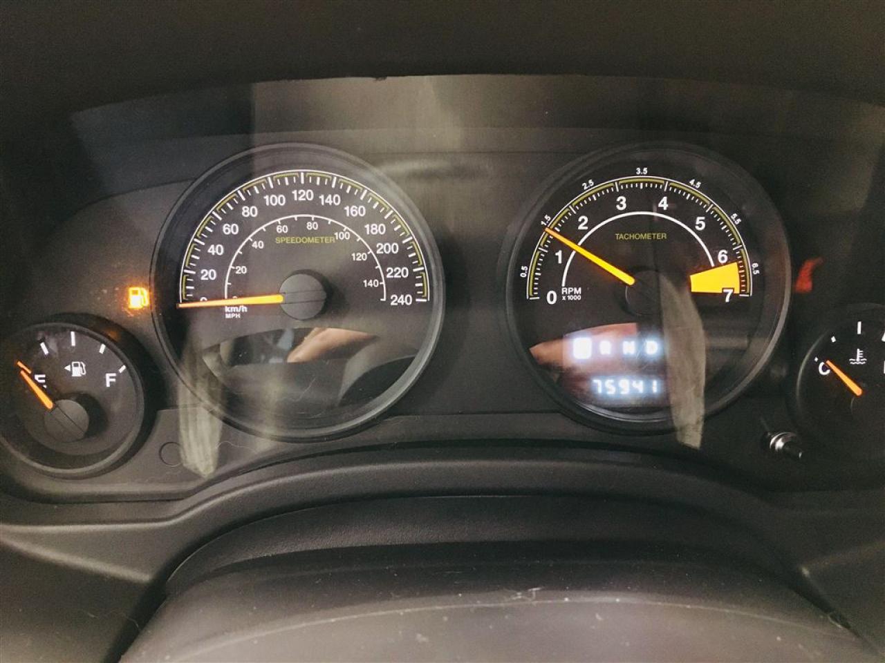 657748