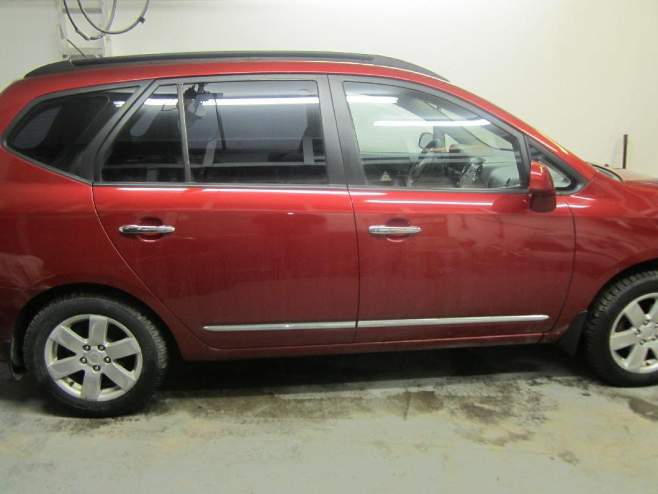 Used 2008 Kia Rondo EX for sale in Longueuil, QC