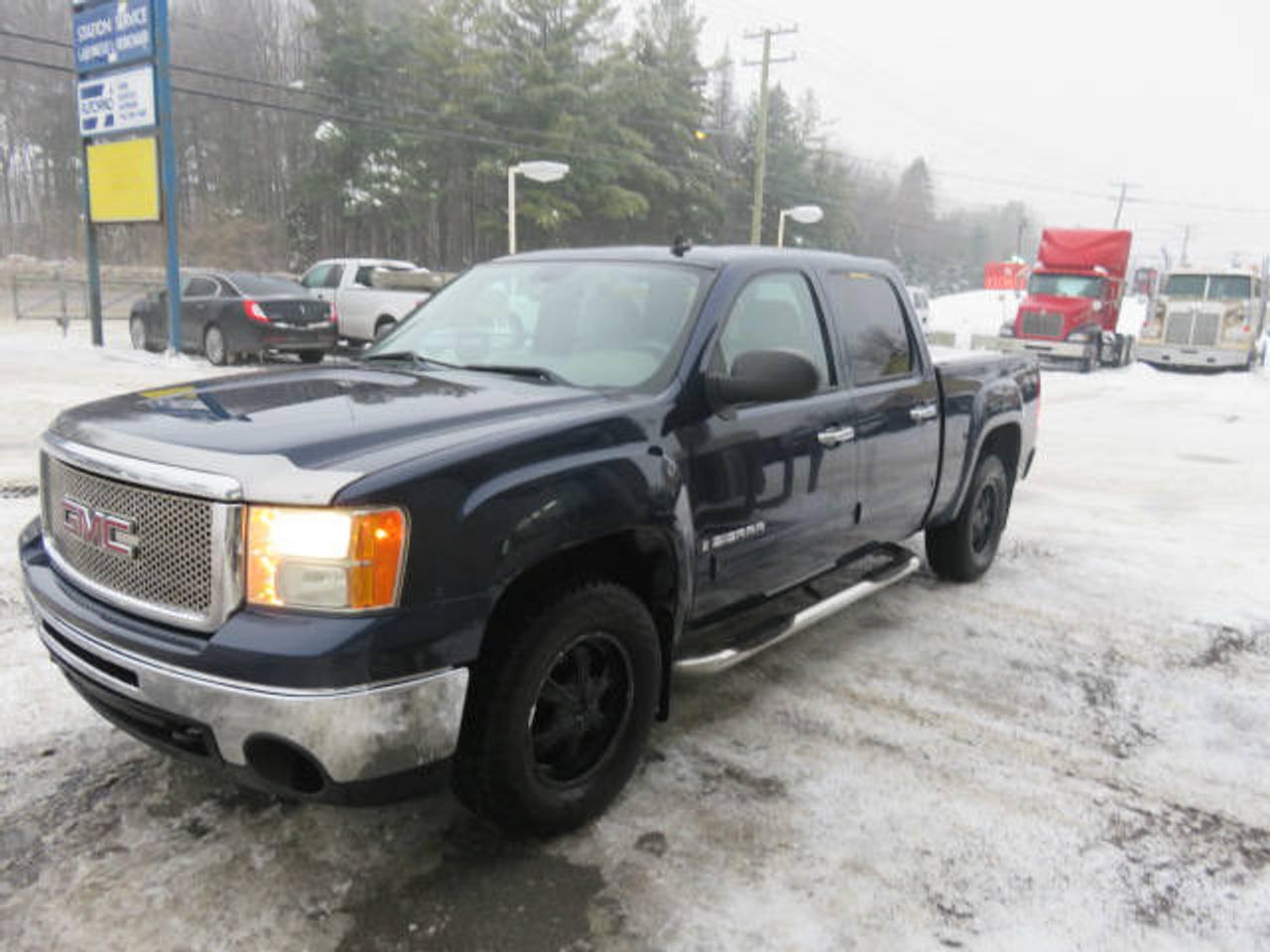 <a href=https://www.autoaubaine.com/GMC-Sierra 1500-c6912513.html>https://www.autoaubaine.com/GMC-Sierra 1500-c6912513.html</a>

gmc sierre 1500 4x4 2009, crew cab boite courte ,vitre et verouillage électrique,cruise control,cd moteur 4.8L v8 450-477-9538 ou 1-877-477-9538