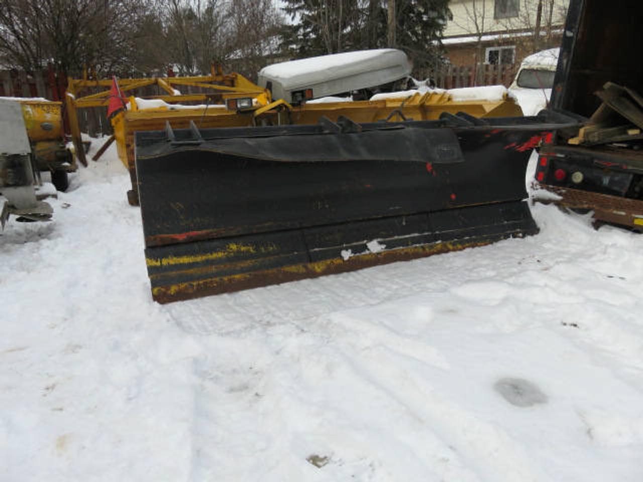 <a href=https://www.autoaubaine.com/Ford-F-350-c6988068.html>https://www.autoaubaine.com/Ford-F-350-c6988068.html</a>

pelle a neige de camion réversible 11 pieds couteau déclencheur 3 section 450-477-9538 ou 1-877-477-9538