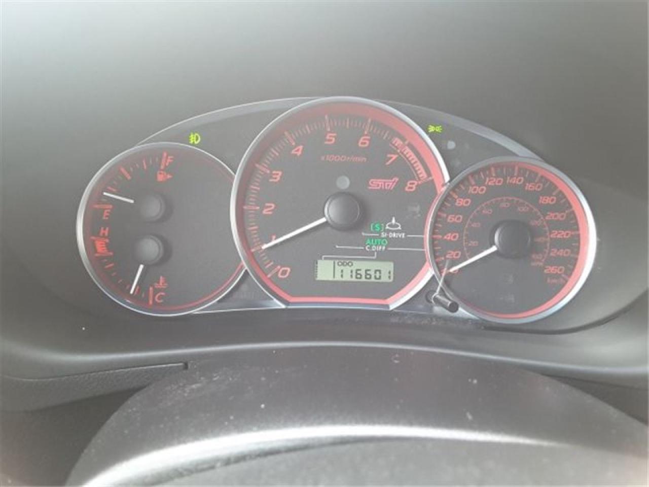 657803