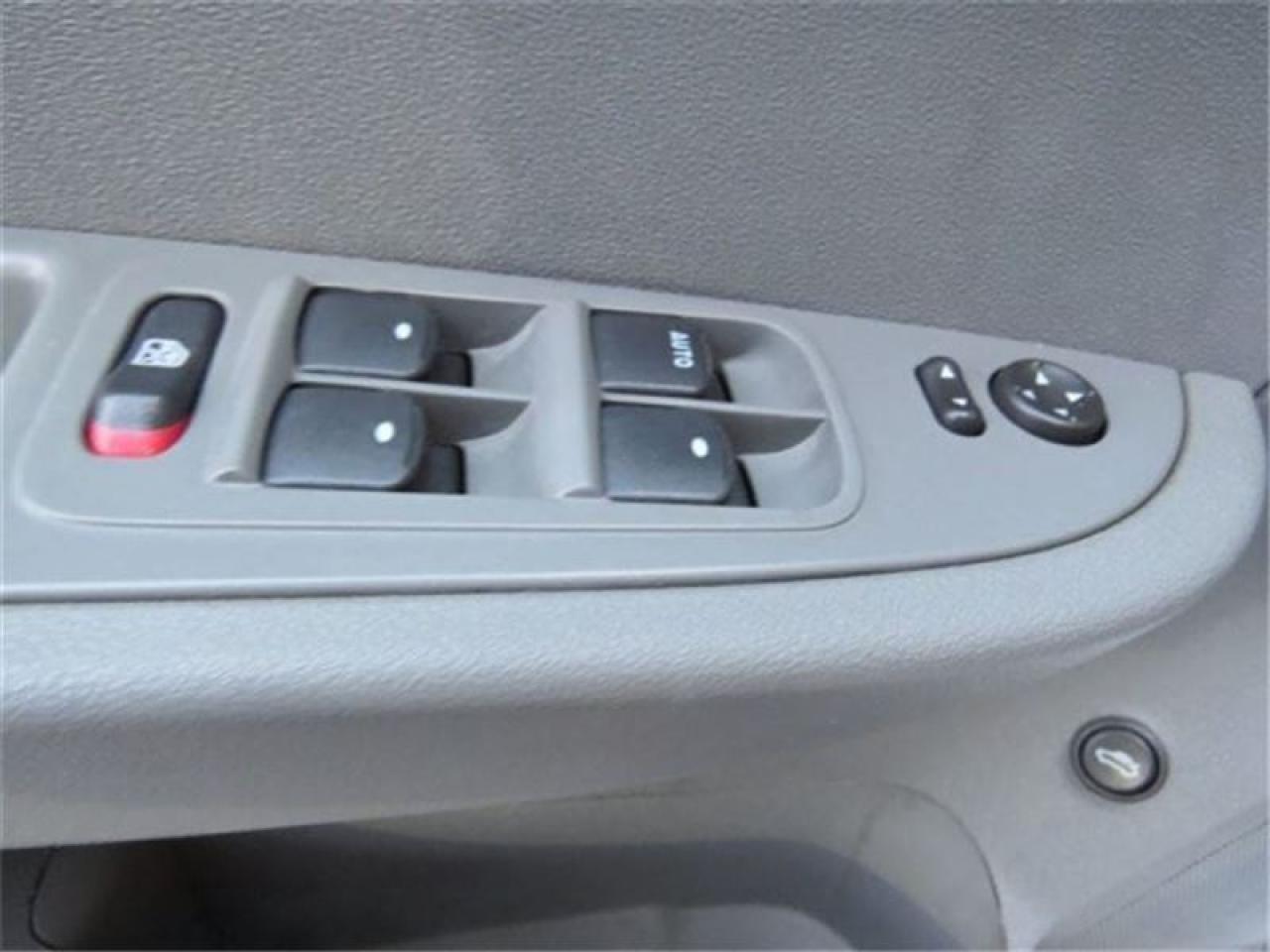 657813