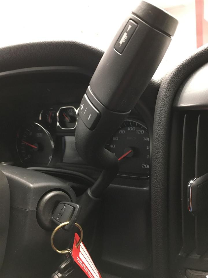 657821