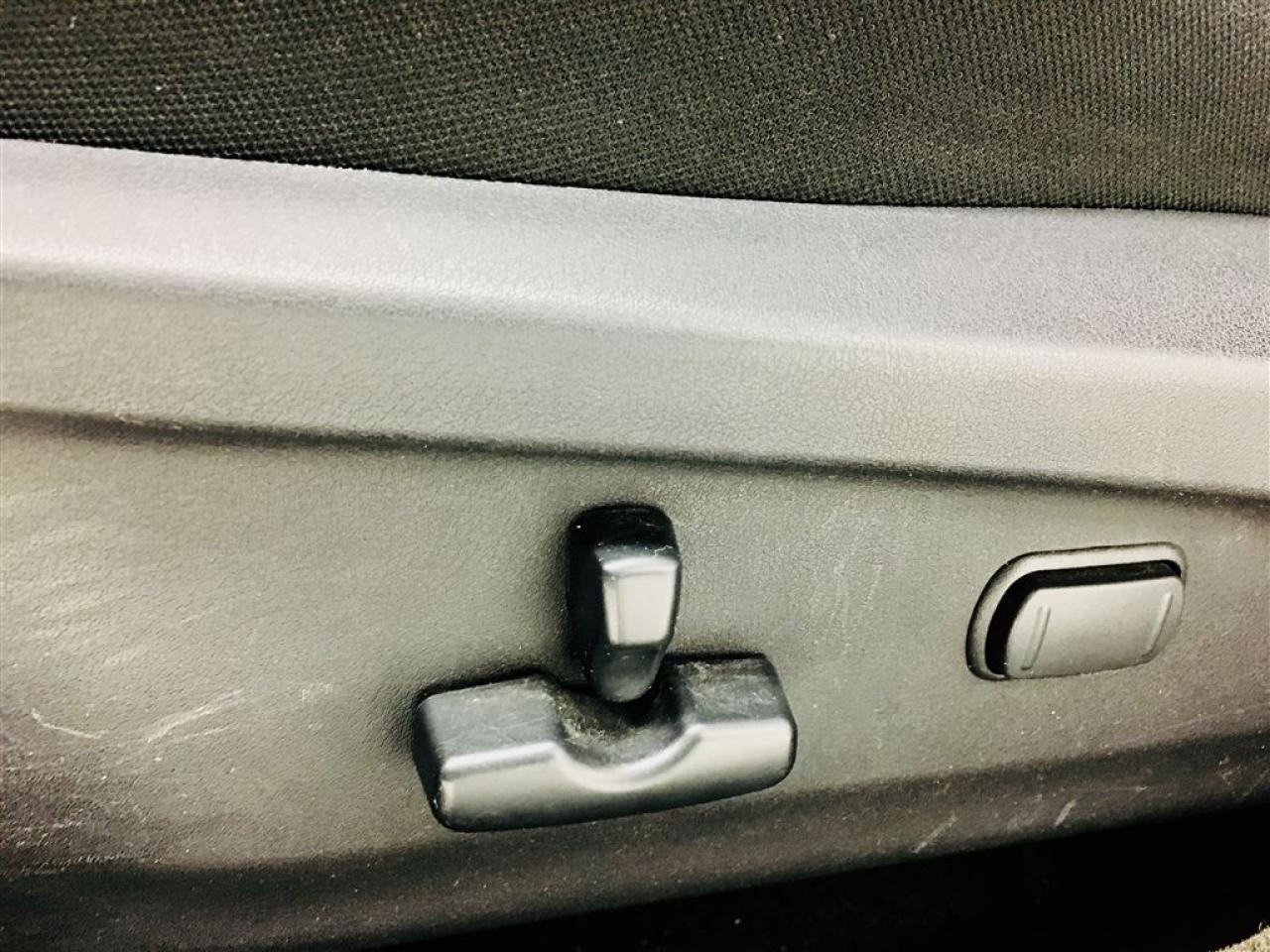 657833