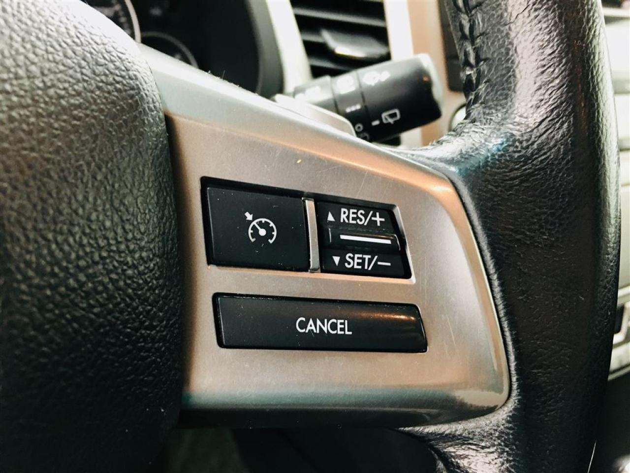 657833
