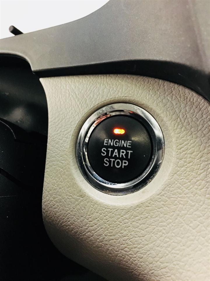 657858